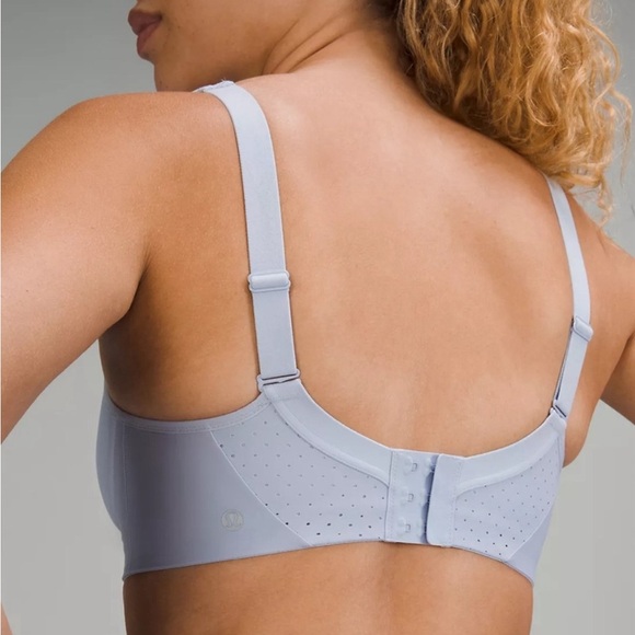 Lululemon Run Times Bra 34B Pale Blue - Picture 2 of 6
